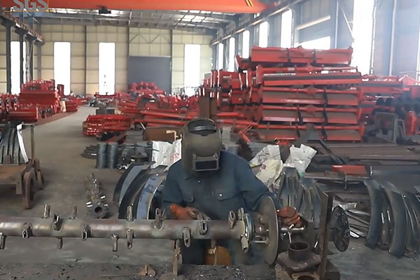 Laboratorio di produzione di attrezzature agricole